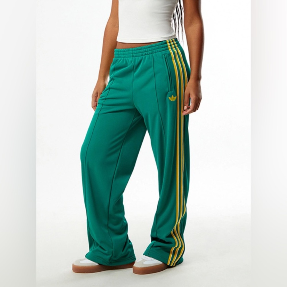 NWOT Adidas Originals Adicolor Firebird Loose Track Pants